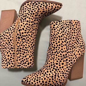 Just Fab SZ 7 Cheetah print ankle booties Ivana
